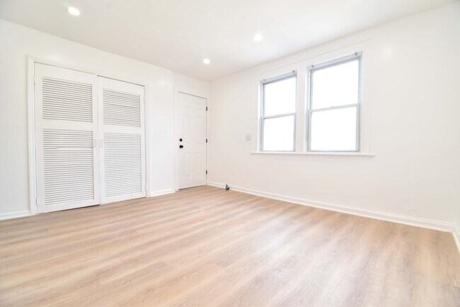 Foto del edificio - 76 Murray Ave