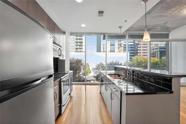 Foto del edificio - 44 Peachtree Pl NE