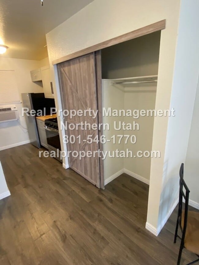 Building Photo - 2-Bedroom Condo in Ogden Now Available!