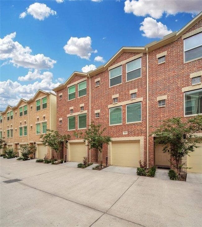 Foto del edificio - 8705 Bryam St