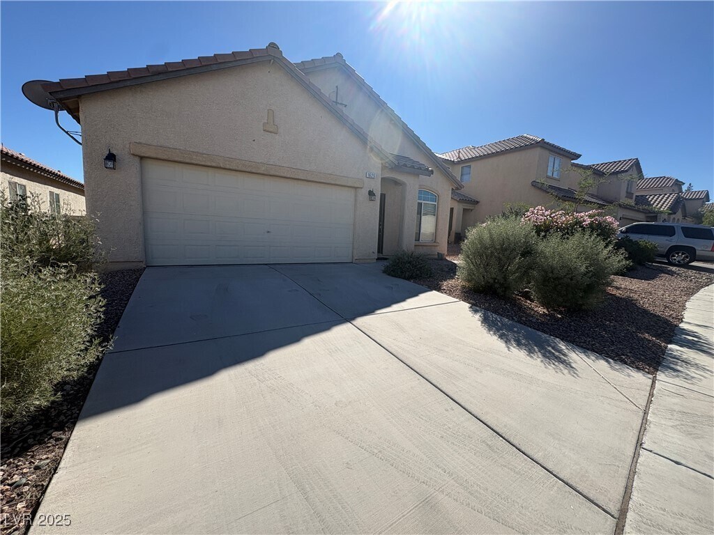 Primary Photo - 1625 Sandglass Ave