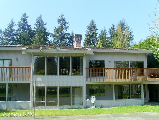 Building Photo - 324 131st Ave NE