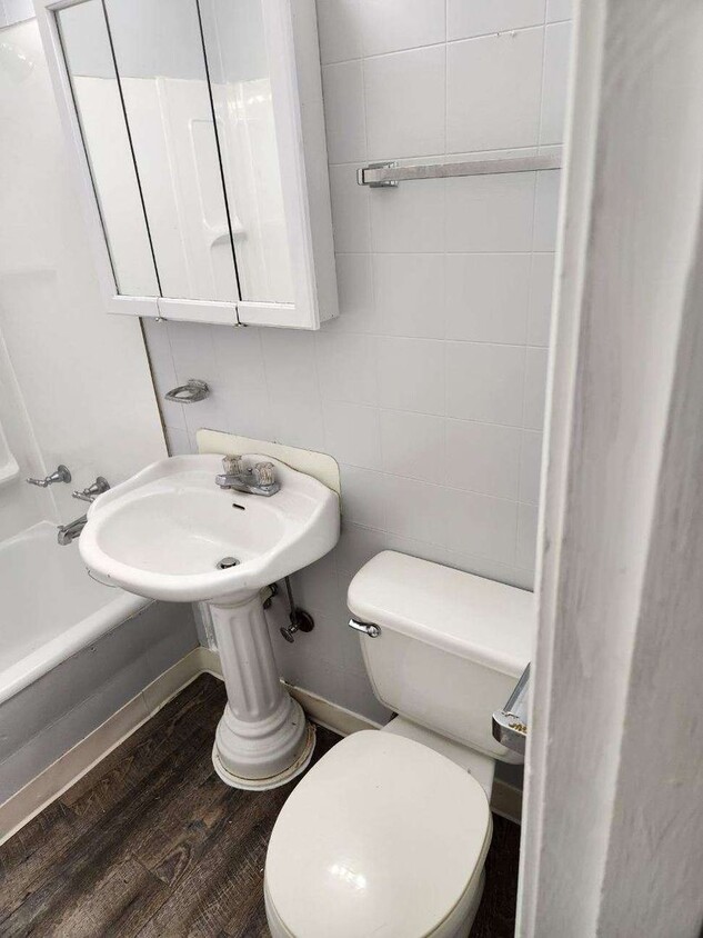 Building Photo - 1 bedroom apartment home