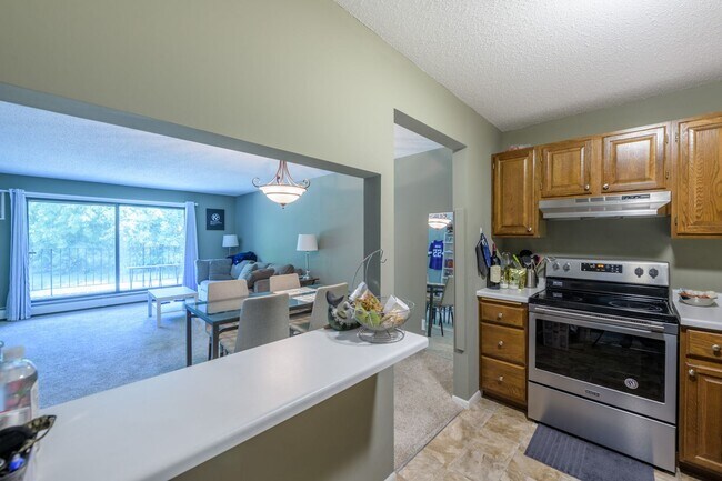 Building Photo - 1 br, 1 bath House - 10441 Greenbrier #107