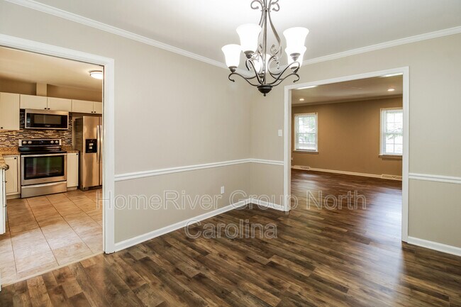 Building Photo - 2106 Red Forest Rd