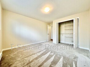 Building Photo - 325 5th Ave S