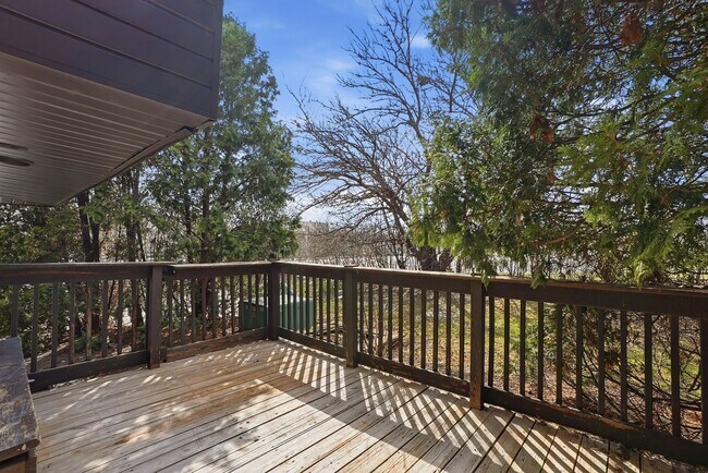 Foto del edificio - 12738 Kenneth Ave