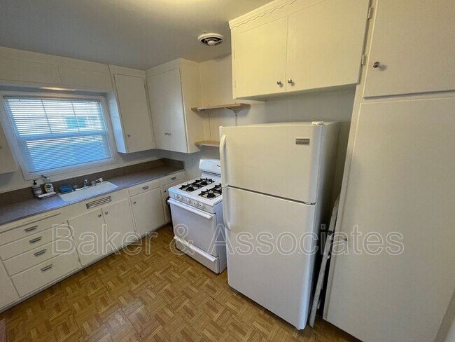 Foto del edificio - 210 Ridgeway Ave