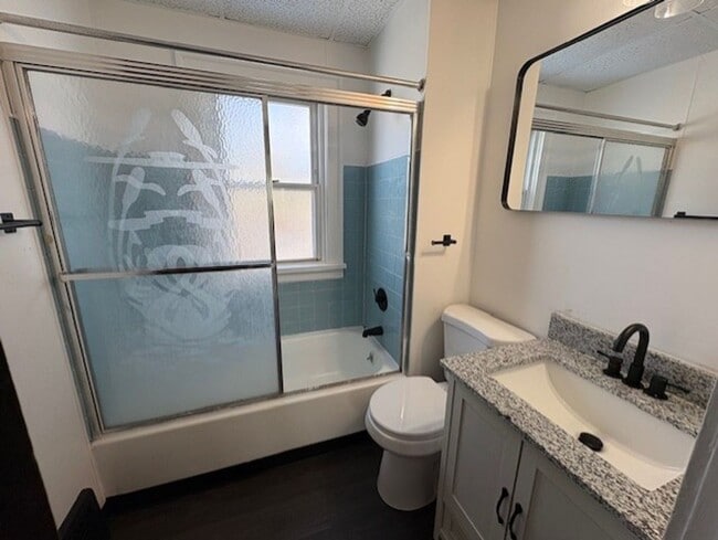 Building Photo - 3973 E 123rd St