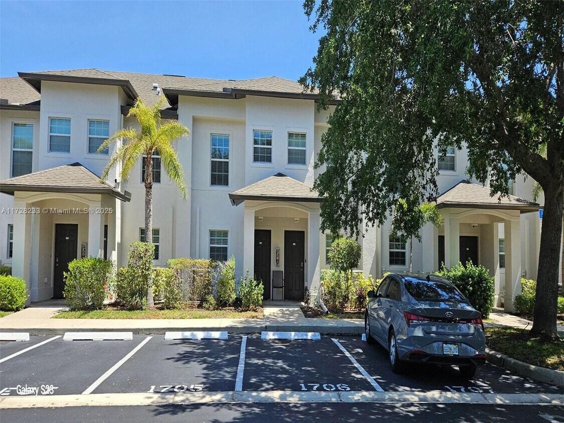 Primary Photo - 9101 Gervais Cir