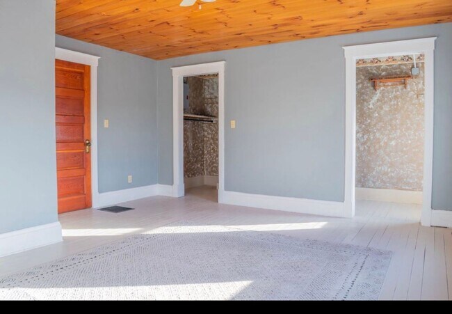 Foto del edificio - 11 N Main St