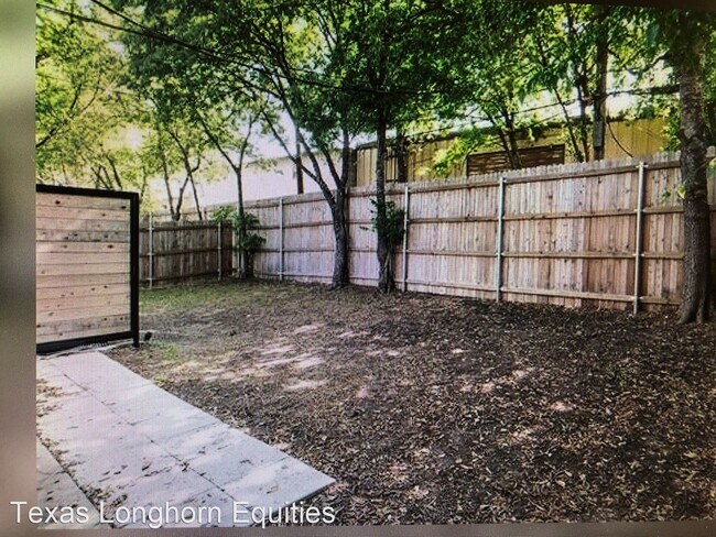 Foto del edificio - 2701-2703 Livingston Ave