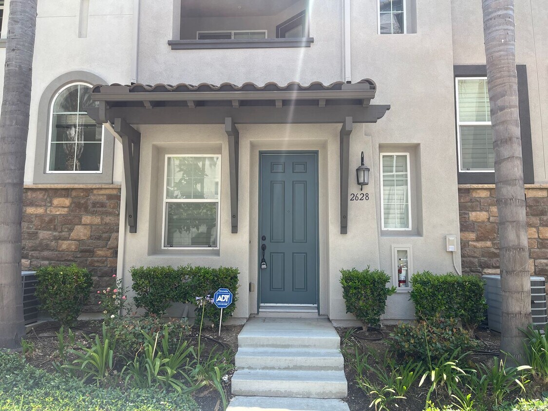 Primary Photo - 2bd/2.5ba Townhouse with A/C in San Elijo ...