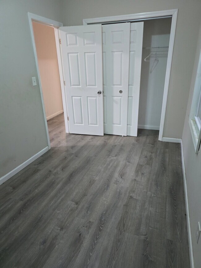 Foto del edificio - 584 Hunterdon St