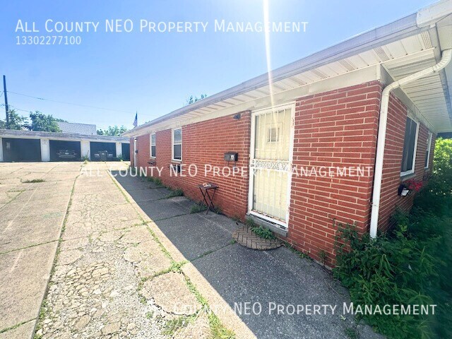 Building Photo - 1 bedroom, 1 bathroom in Cleveland availab...