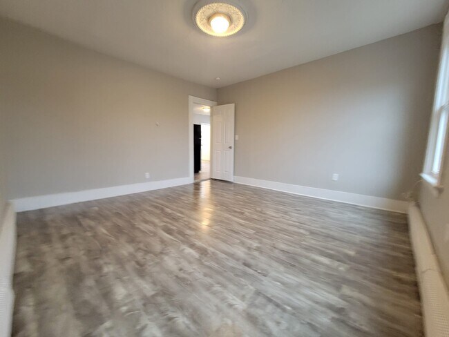 Building Photo - 48 2nd St