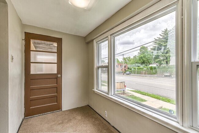 Building Photo - 2309 S Big Bend Blvd