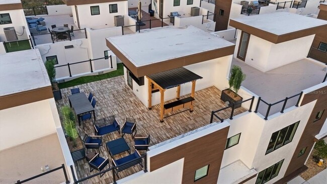 Building Photo - 623 Petit Wy