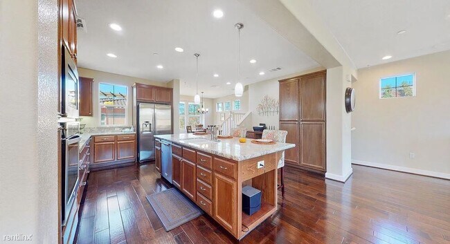 Foto del edificio - 3 br, 3 bath House - 626 Selby Lane
