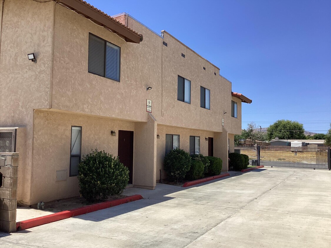 38622 4th St E, Palmdale, CA 93550 House Rental in Palmdale, CA