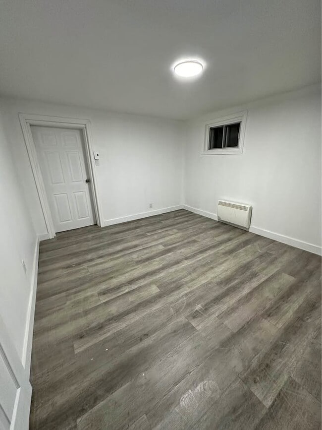 Building Photo - 9163 Bd Saint-Michel