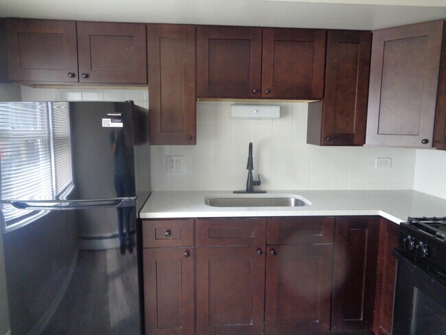 Foto del edificio - 10805 S Lloyd Dr
