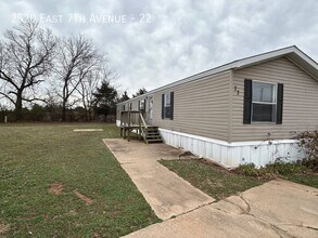 Building Photo - 2520 E 7th Ave