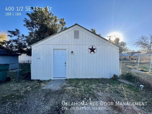 Building Photo - 400 1/2 SE 48th St-