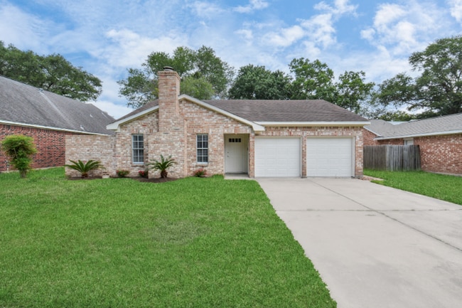 Building Photo - 22206 Elsinore Dr