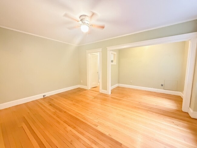 Foto del edificio - 118 Riverway St