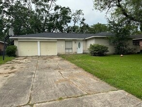 Building Photo - 16607 David Glen Dr