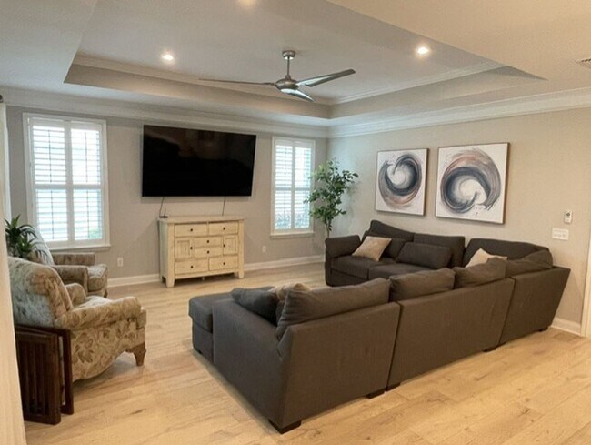 Foto del edificio - Unfurnished Luxury Golf Course Home in Sun City - 3BR - 3.5BA - Private Den