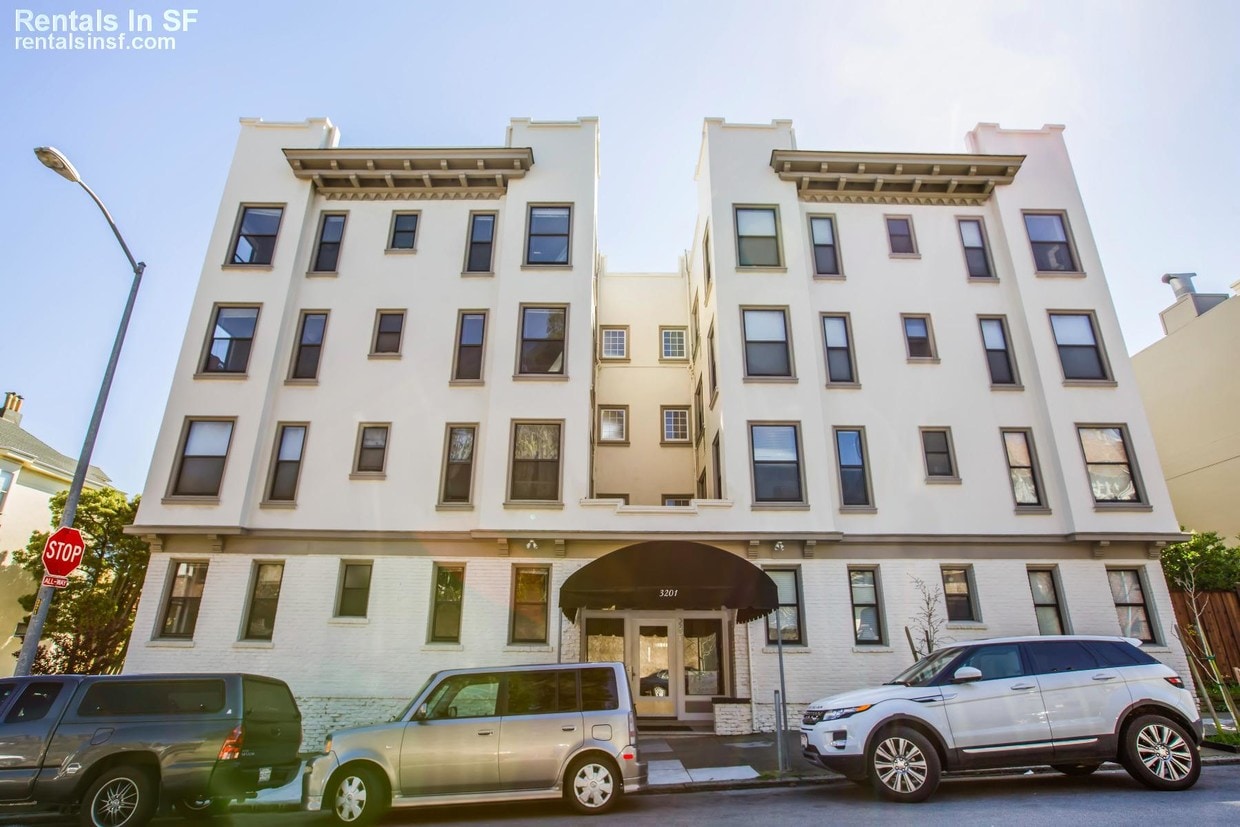 Primary Photo - 3201 Washington St