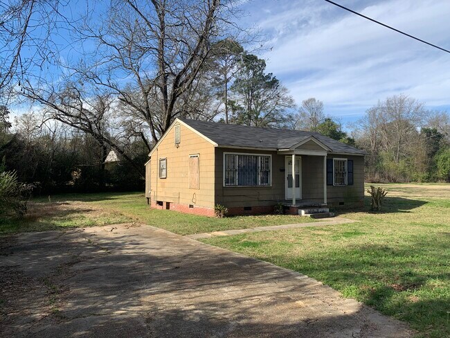 Al sur desde el camino de entrada - 375 Columbus St