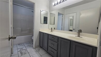 Building Photo - 5205 El Castano Ave