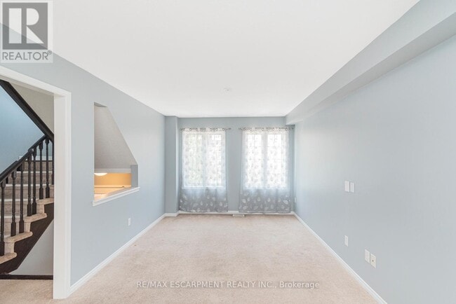 Photo du bâtiment - 7 Sirente Dr