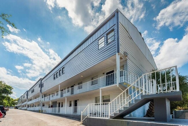 Building Photo - Prosperity at New Port Richey