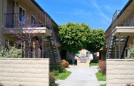 Foto del edificio - 1181 E Hollyvale St
