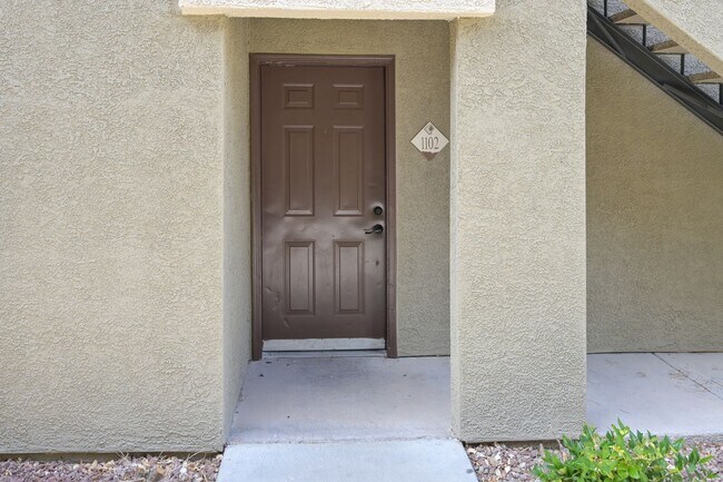 Foto del edificio - Guard Gated!!! Community Pool, Spa!!! Fitn...