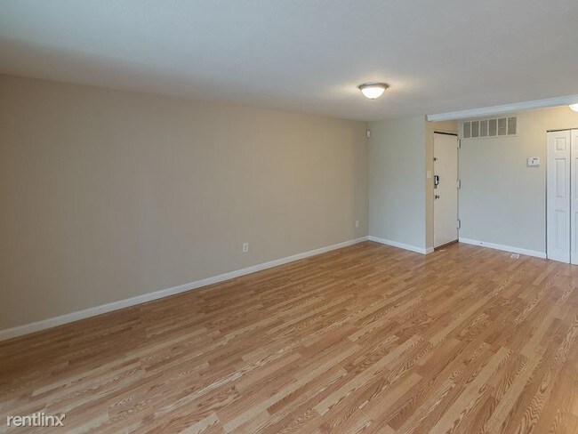 Building Photo - 2 br, 1 bath House - 3331 Huntley Square Dr