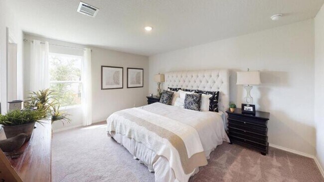 Foto del edificio - 10611 McClintock Dr