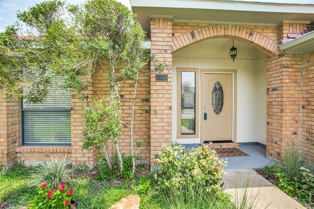 Foto del edificio - 5446 Meadow Vista Ln
