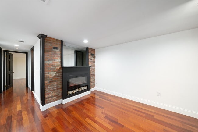 Building Photo - 344 Paterson Plank Rd