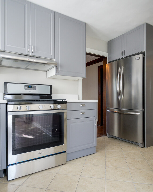 Foto del edificio - 17213 Clifton Blvd