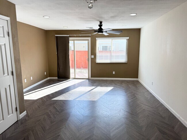 Foto del edificio - Great Shape Dublin Single Family Home Rece...