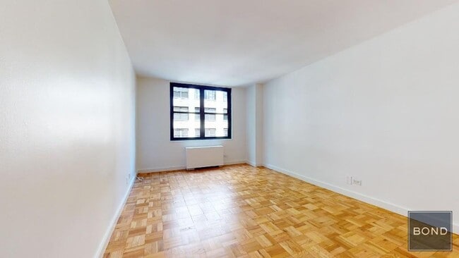 Foto del edificio - 333 E 49th St