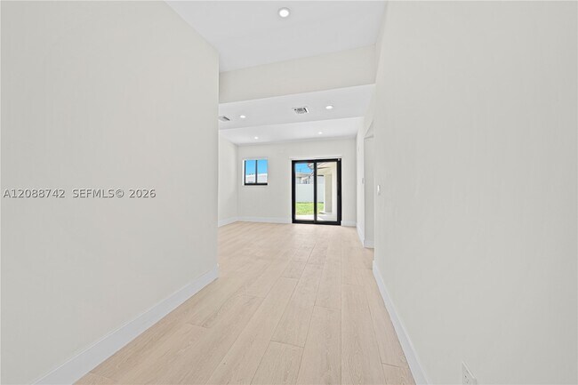 Building Photo - 11300 SW 43rd St