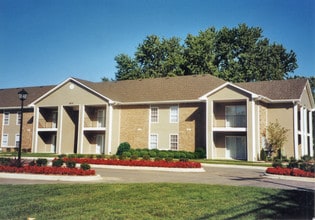 Building Photo - Hunters Run