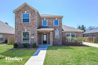 Building Photo - 710 Shady Meadow Ln