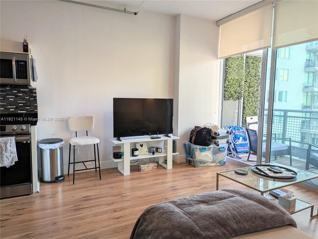 Building Photo - 690 SW 1st Ct